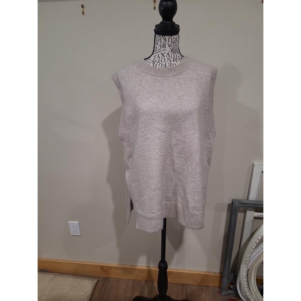 H&M Women SZ M Crewneck Oatmeal Sleeveless Crewneck Sweater Vest minalmalist